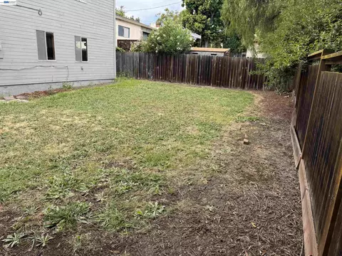 Exterior - 144 Viewmont Ave, Vallejo, CA 94590 photo 3 of 5