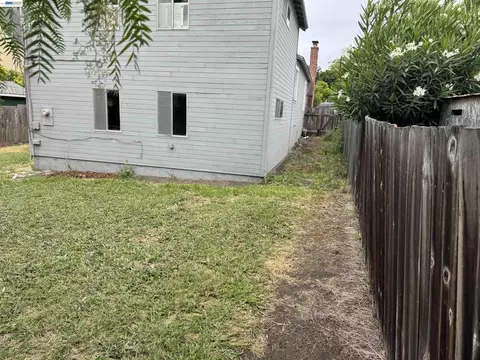 Exterior - 144 Viewmont Ave, Vallejo, CA 94590 photo 4 of 5