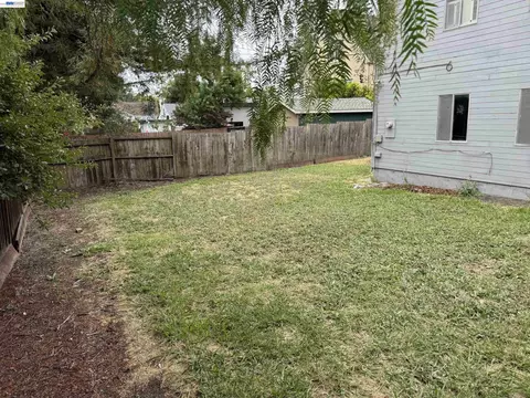 Exterior - 144 Viewmont Ave, Vallejo, CA 94590 photo 2 of 5