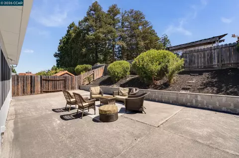 Exterior - 115 Olive Ct, Hercules, CA 94547 photo 6 of 10