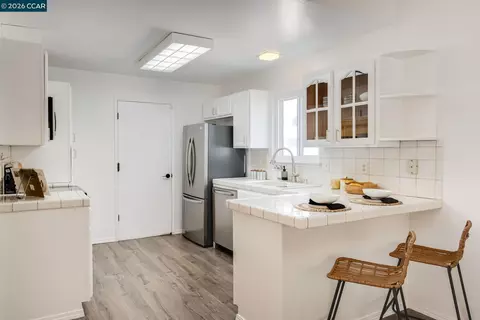 Kitchen - 115 Olive Ct, Hercules, CA 94547 photo 2 of 4