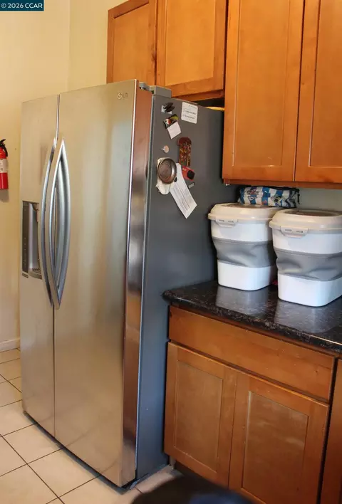 Kitchen - 540 3rd St, Richmond, CA 94801 photo 3 of 4