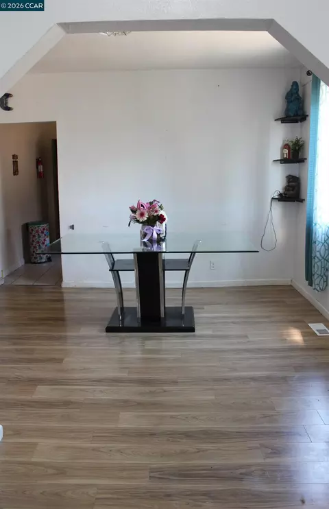Dining - 540 3rd St, Richmond, CA 94801 photo 1 of 2