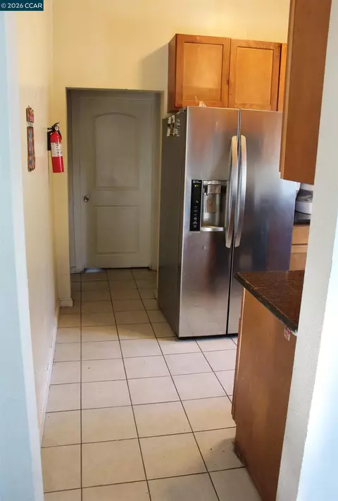 Entry Way - 540 3rd St, Richmond, CA 94801 photo 3 of 3