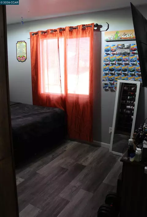 Bedroom - 540 3rd St, Richmond, CA 94801 photo 5 of 12
