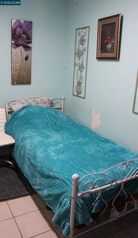 Bedroom - 540 3rd St, Richmond, CA 94801 photo 10 of 12