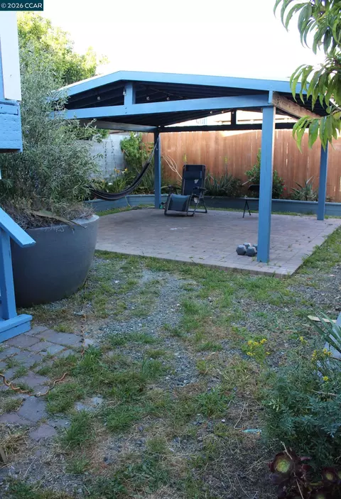 Exterior - 540 3rd St, Richmond, CA 94801 photo 7 of 14