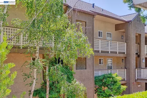 685 Dartmore Ln #365, Hayward, CA 94544