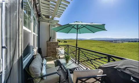3987 Dobbins Loop, Dublin, CA 94568 photo 3