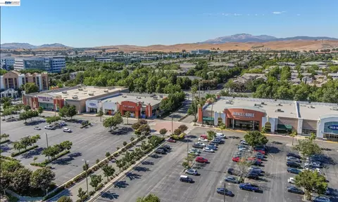 3987 Dobbins Loop, Dublin, CA 94568 photo 8
