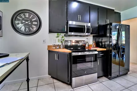 Kitchen - 1792 Sharon Dr, Concord, CA 94519 photo 4 of 11