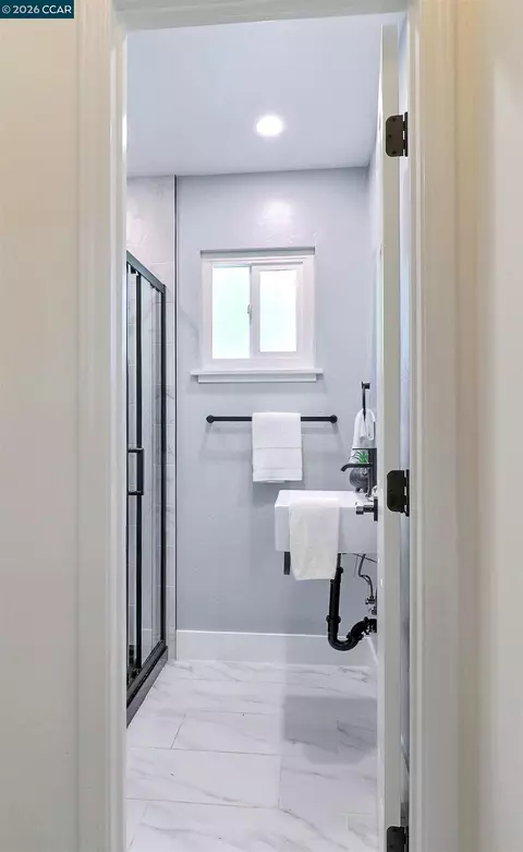 Bath - 1792 Sharon Dr, Concord, CA 94519 photo 1 of 8