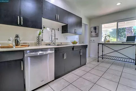 Kitchen - 1792 Sharon Dr, Concord, CA 94519 photo 7 of 11