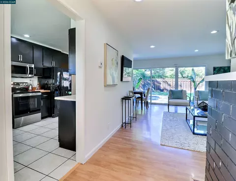 Entry Way - 1792 Sharon Dr, Concord, CA 94519 photo 3 of 5