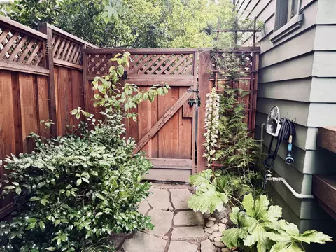 Exterior - 2325 Howe St #1, Berkeley, CA 94705 photo 6 of 6