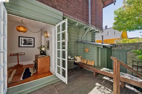 Exterior - 2325 Howe St #1, Berkeley, CA 94705 photo 4 of 6