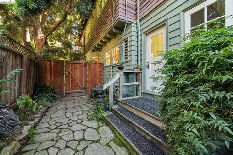 Exterior - 2325 Howe St #1, Berkeley, CA 94705 photo 3 of 6