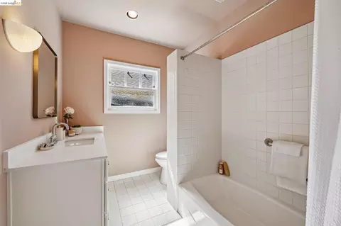 Bath - 2325 Howe St #1, Berkeley, CA 94705 photo 1 of 1