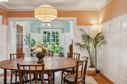 Dining - 2325 Howe St #1, Berkeley, CA 94705 photo 4 of 4