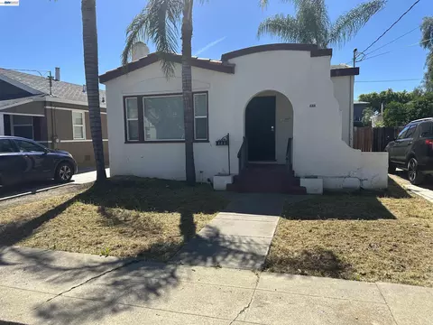 Exterior - 444 E 12th St, Pittsburg, CA 94565 photo 1 of 1