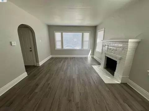 Living - 444 E 12th St, Pittsburg, CA 94565 photo 1 of 3