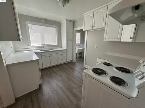 Kitchen - 444 E 12th St, Pittsburg, CA 94565 photo 1 of 2