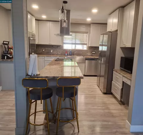 Kitchen - 11071 Walmort, Wilton, CA 95693 photo 2 of 4