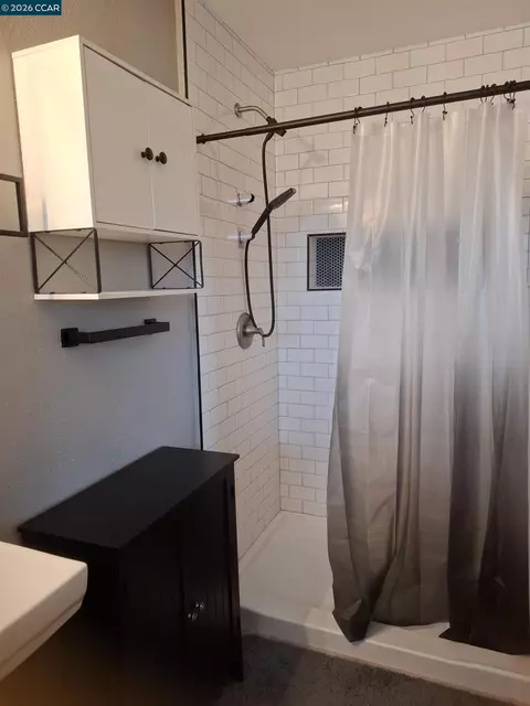 Bath - 11071 Walmort, Wilton, CA 95693 photo 3 of 4