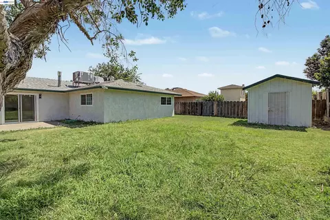 Exterior - 204 Clemmensen Ave, Madera, CA 93637 photo 3 of 6