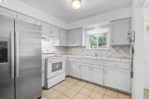 Kitchen - 204 Clemmensen Ave, Madera, CA 93637 photo 3 of 3