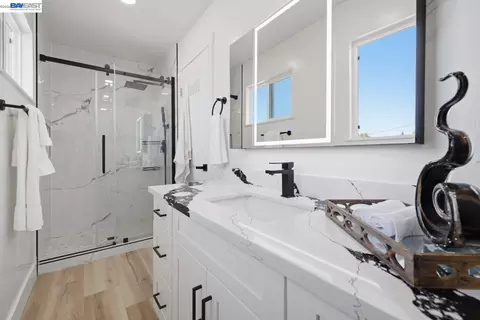 Bath - 167 Lawton Dr, Milpitas, CA 95035 photo 3 of 4