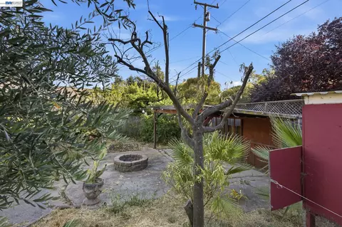 Exterior - 137 Viewmont Ave, Vallejo, CA 94590 photo 12 of 21