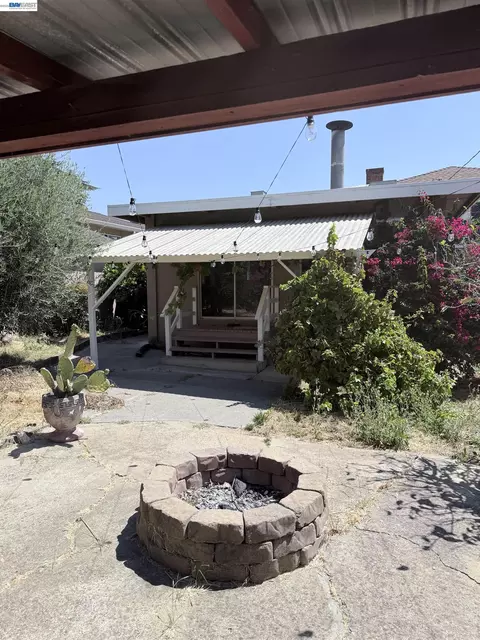 Exterior - 137 Viewmont Ave, Vallejo, CA 94590 photo 15 of 21