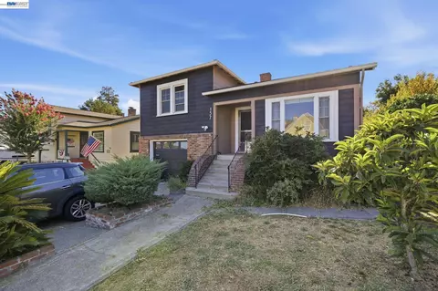 Exterior - 137 Viewmont Ave, Vallejo, CA 94590 photo 5 of 21