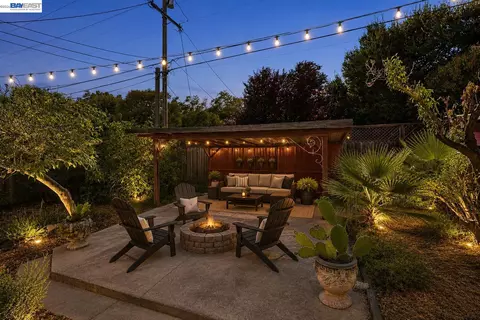 Exterior - 137 Viewmont Ave, Vallejo, CA 94590 photo 8 of 21