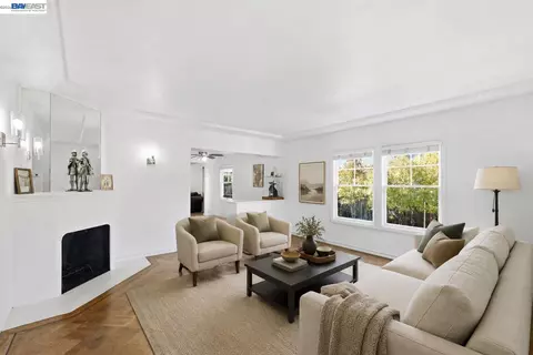 Living - 137 Viewmont Ave, Vallejo, CA 94590 photo 1 of 7