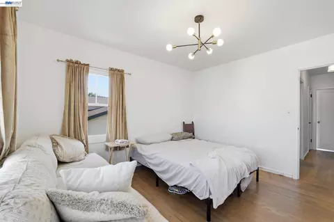 Bedroom - 137 Viewmont Ave, Vallejo, CA 94590 photo 4 of 4