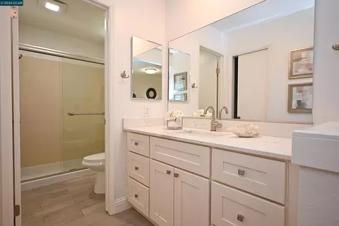 Bath - 4608 Deercreek Ln, Concord, CA 94521 photo 1 of 3