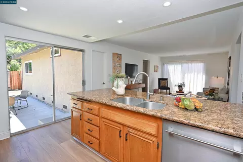 Kitchen - 4608 Deercreek Ln, Concord, CA 94521 photo 5 of 10