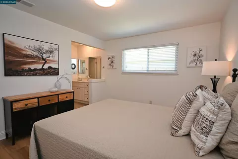 Bedroom - 4608 Deercreek Ln, Concord, CA 94521 photo 2 of 6