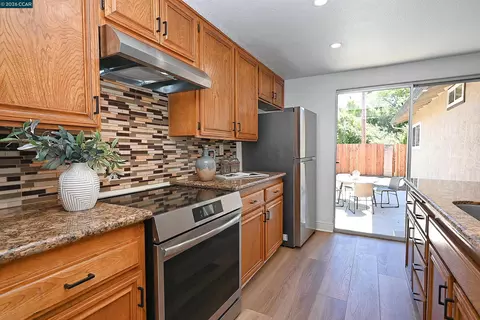 Kitchen - 4608 Deercreek Ln, Concord, CA 94521 photo 6 of 10