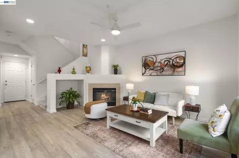 Living - 10706 Ian Ln, Dublin, CA 94568 photo 2 of 4