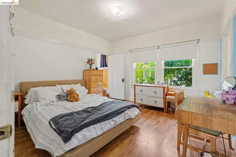 Bedroom - 1446 Fernside Blvd, Alameda, CA 94501 photo 2 of 9