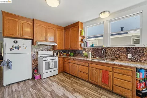 Kitchen - 1446 Fernside Blvd, Alameda, CA 94501 photo 2 of 4