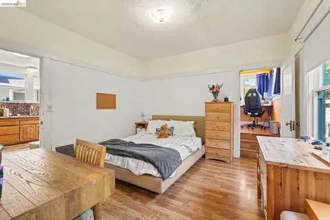 Bedroom - 1446 Fernside Blvd, Alameda, CA 94501 photo 1 of 9