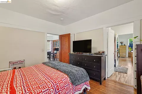 Bedroom - 1446 Fernside Blvd, Alameda, CA 94501 photo 4 of 9