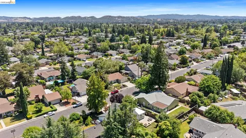 View/Area - 2715 Lyon Cir, Concord, CA 94518 photo 6 of 8
