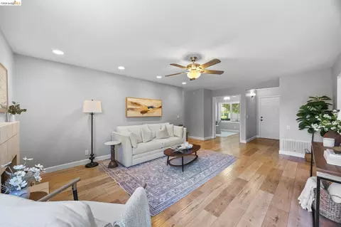 Living - 2715 Lyon Cir, Concord, CA 94518 photo 3 of 4