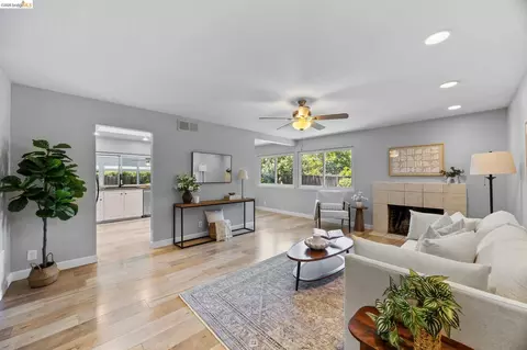Living - 2715 Lyon Cir, Concord, CA 94518 photo 4 of 4