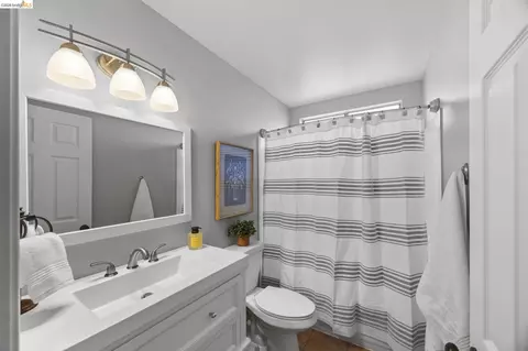 Bath - 2715 Lyon Cir, Concord, CA 94518 photo 1 of 2